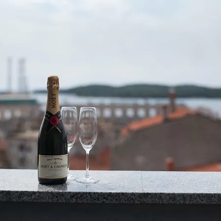 Dream In Arena 2 Center Free Parking