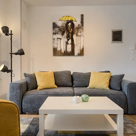 Dream In Arena 2 Center Free Parking 풀라