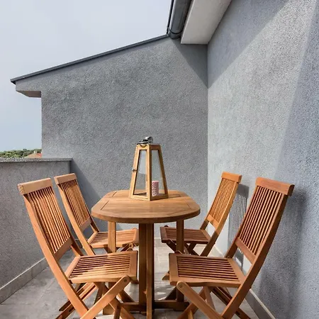 Dream In Arena 2 Center Free Parking *