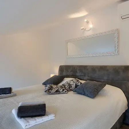Dream In Arena 2 Center Free Parking Apartament Pula