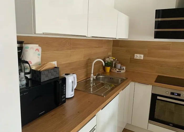 Dream In Arena 2 Center Free Parking *