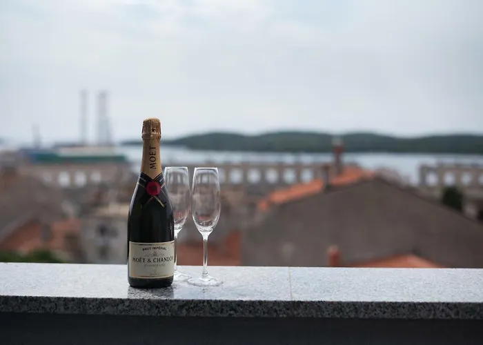 Dream In Arena 2 Center Free Parking