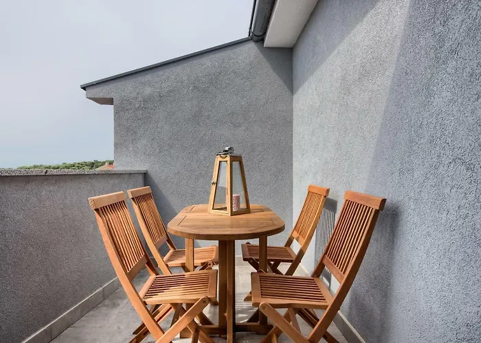 Dream In Arena 2 Center Free Parking *