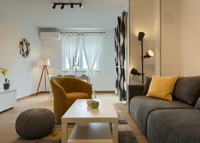 Dream In Arena 2 Center Free Parking *