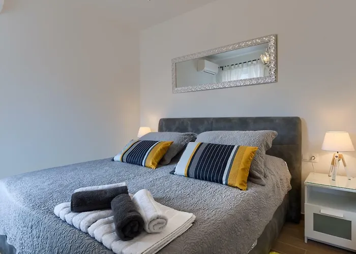 Dream In Arena 2 Center Free Parking *