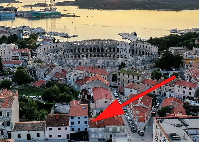 Dream In Arena 2 Center Free Parking *